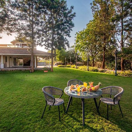 Stayvista'S Silver Grove - Serene Haven With Expansive Lawn & Terrace Nashik Dış mekan fotoğraf