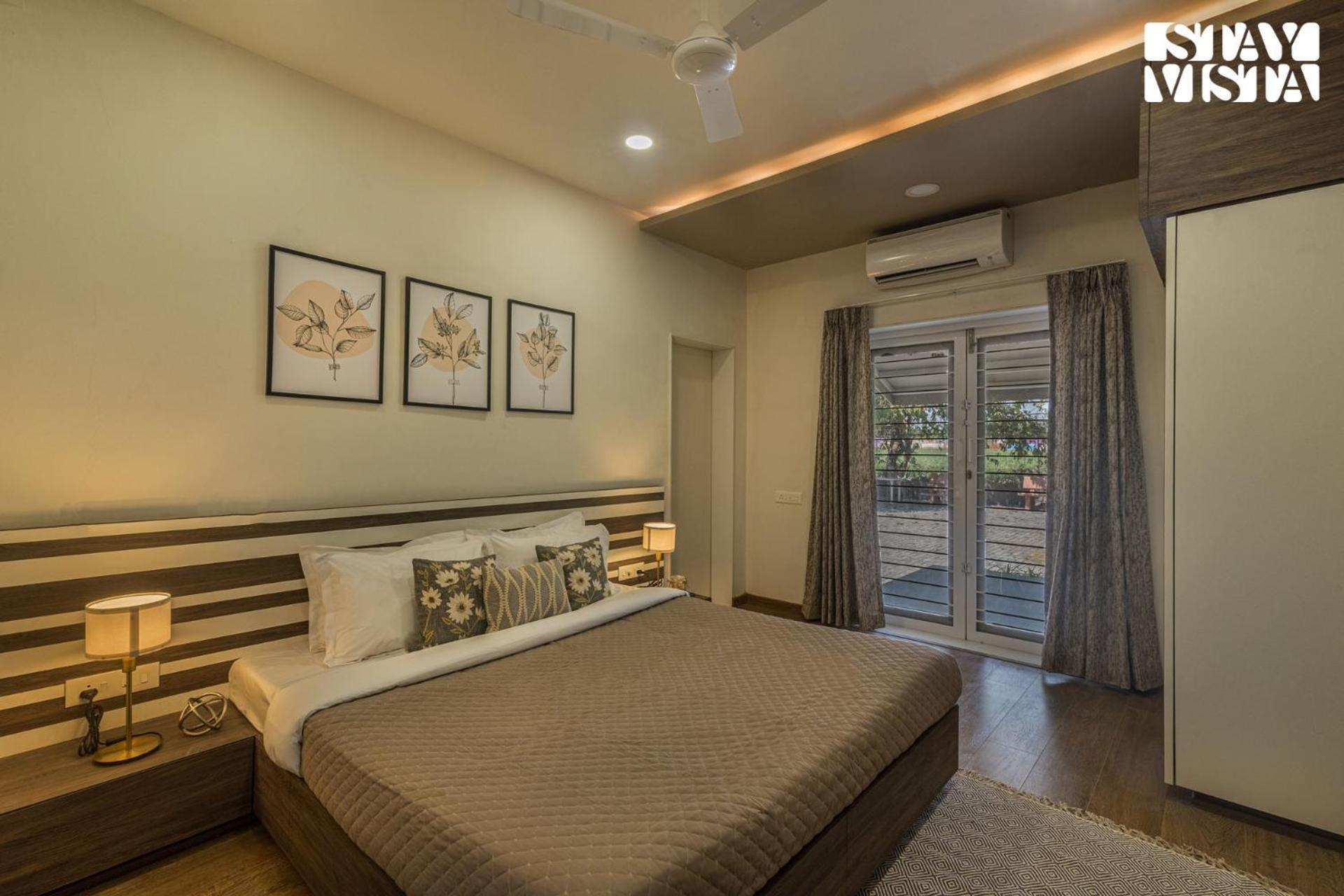 Stayvista'S Silver Grove - Serene Haven With Expansive Lawn & Terrace Nashik Dış mekan fotoğraf